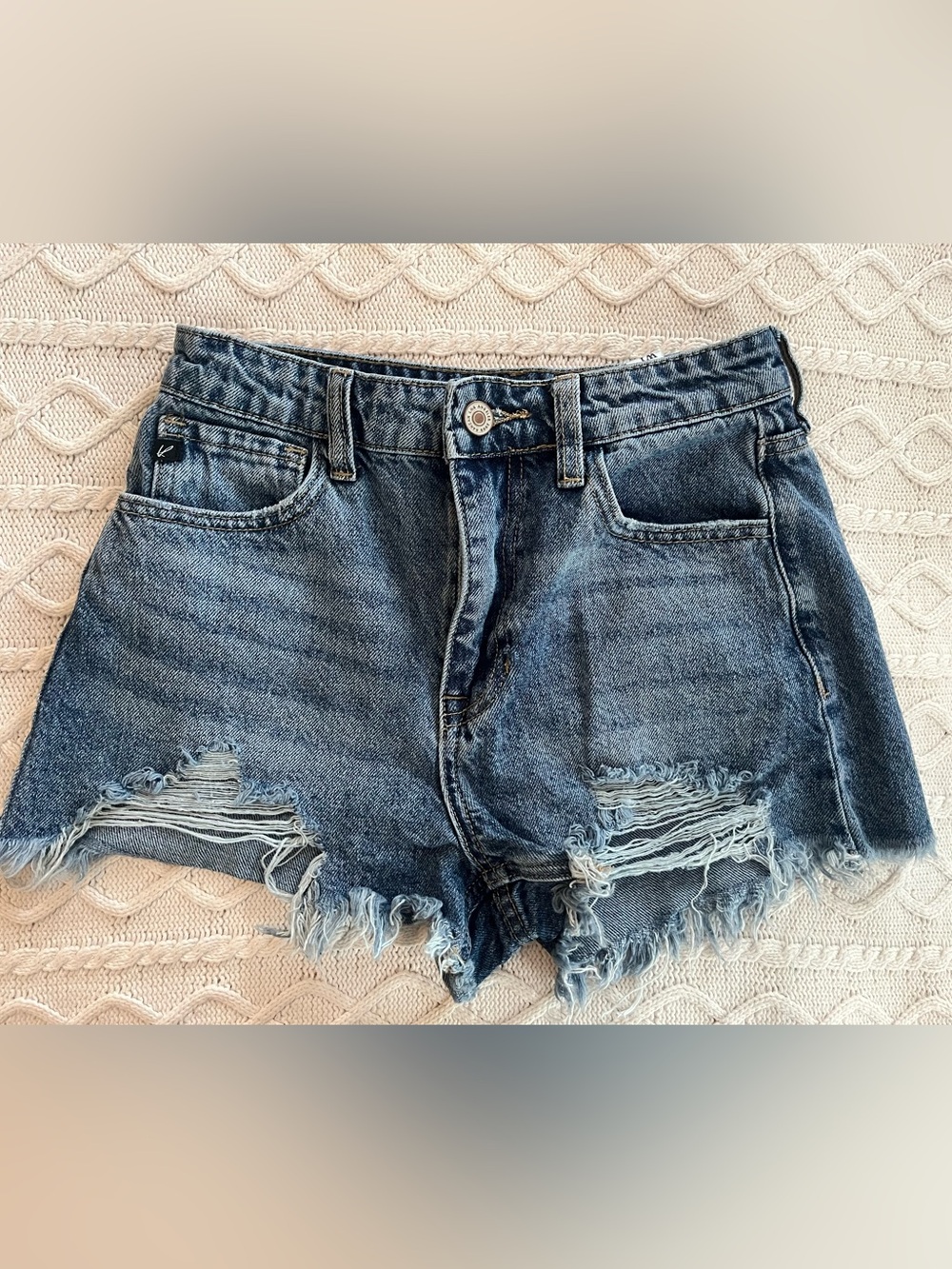 KanCan Medium Wash Designer Distressed/Frayed Shortie Shorts Juniors Size 1